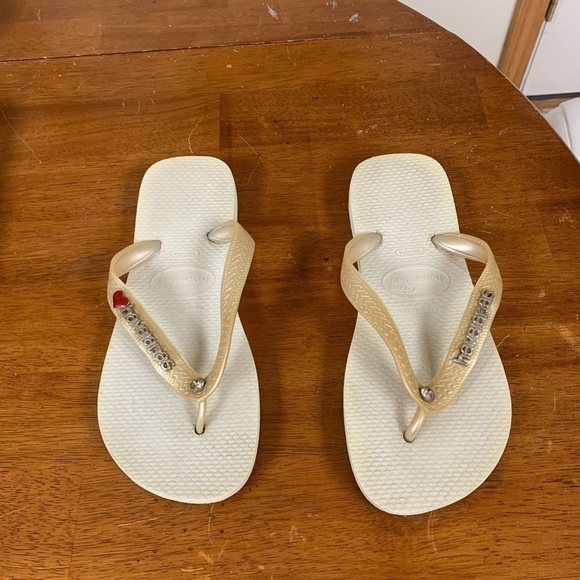 Havaianas Shoes - COPY - Havianas flip flops sandals size 4-5 heart/diamond detail #tennis prep